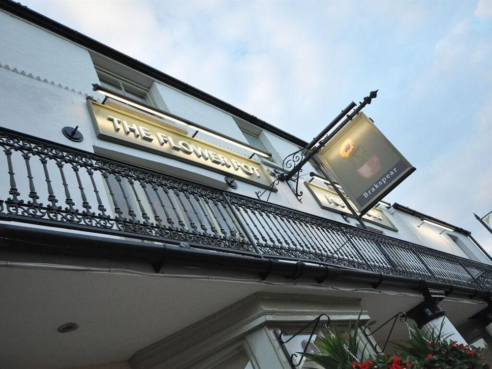 Flower Pot Hotel Sunbury-on-Thames Exterior photo