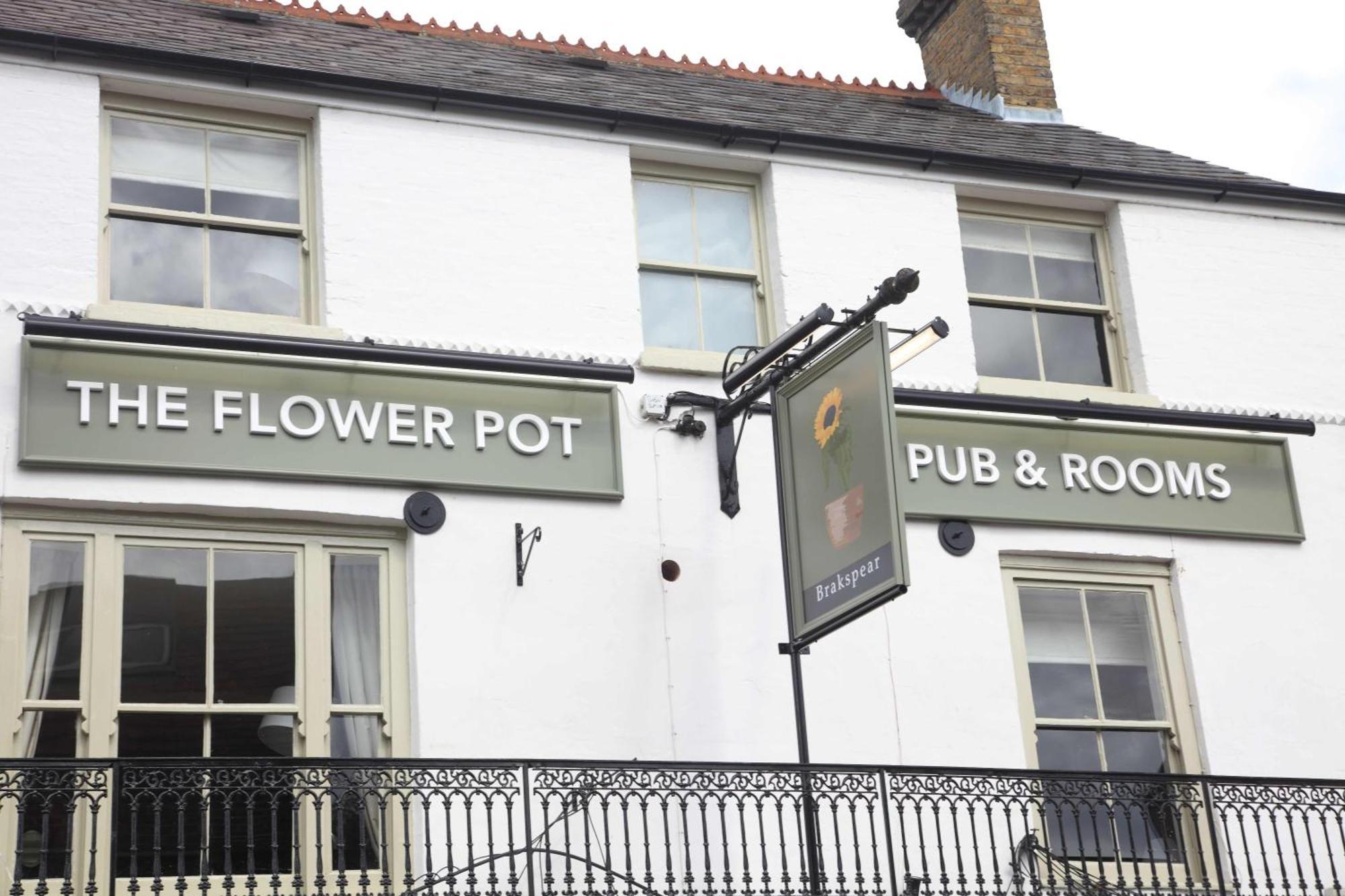 Flower Pot Hotel Sunbury-on-Thames Exterior photo