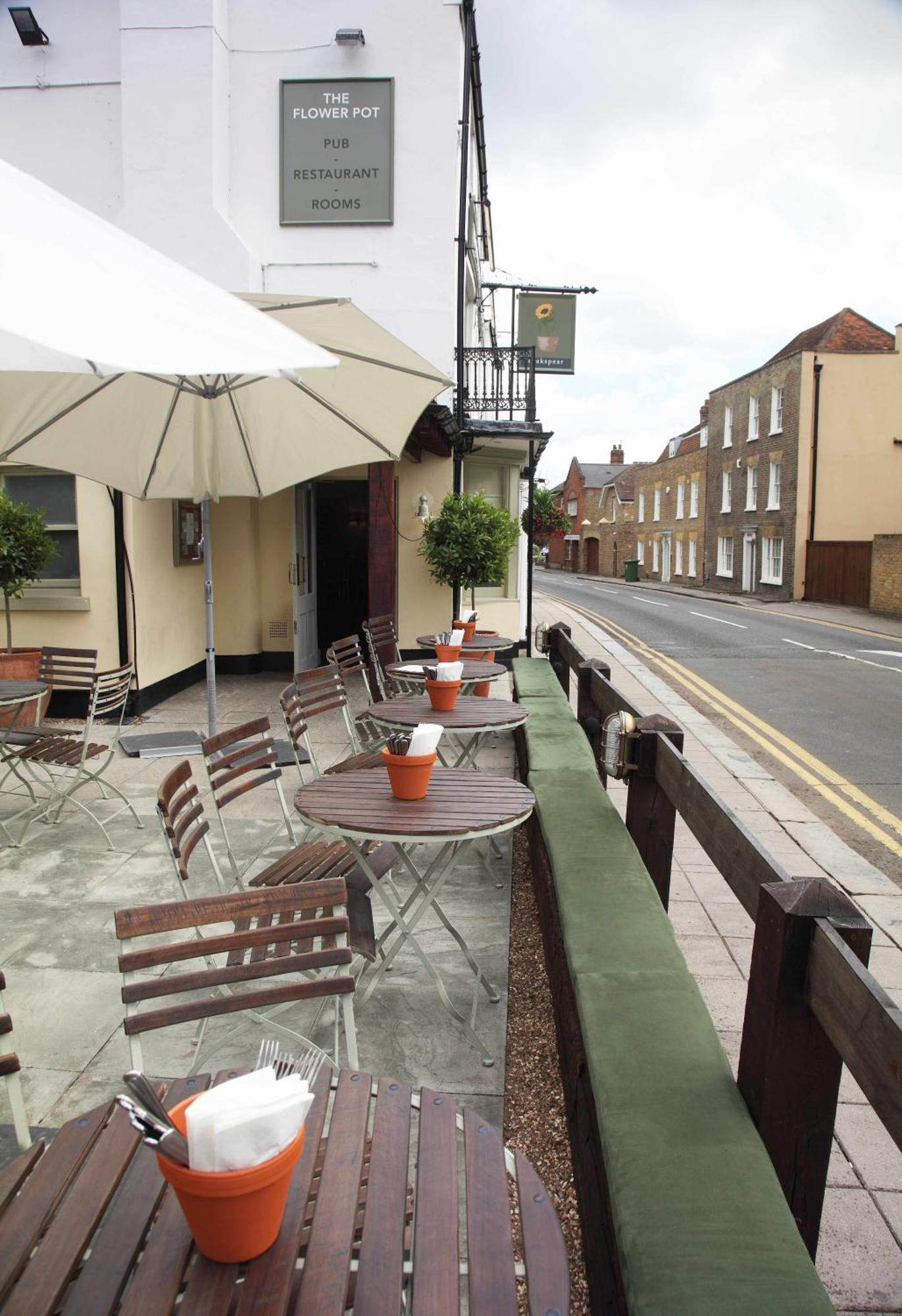 Flower Pot Hotel Sunbury-on-Thames Exterior photo